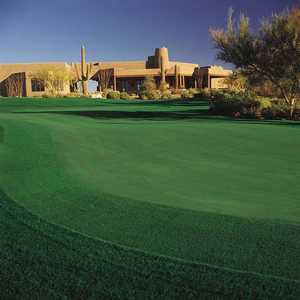Legend Trail GC: clubhouse & cantina